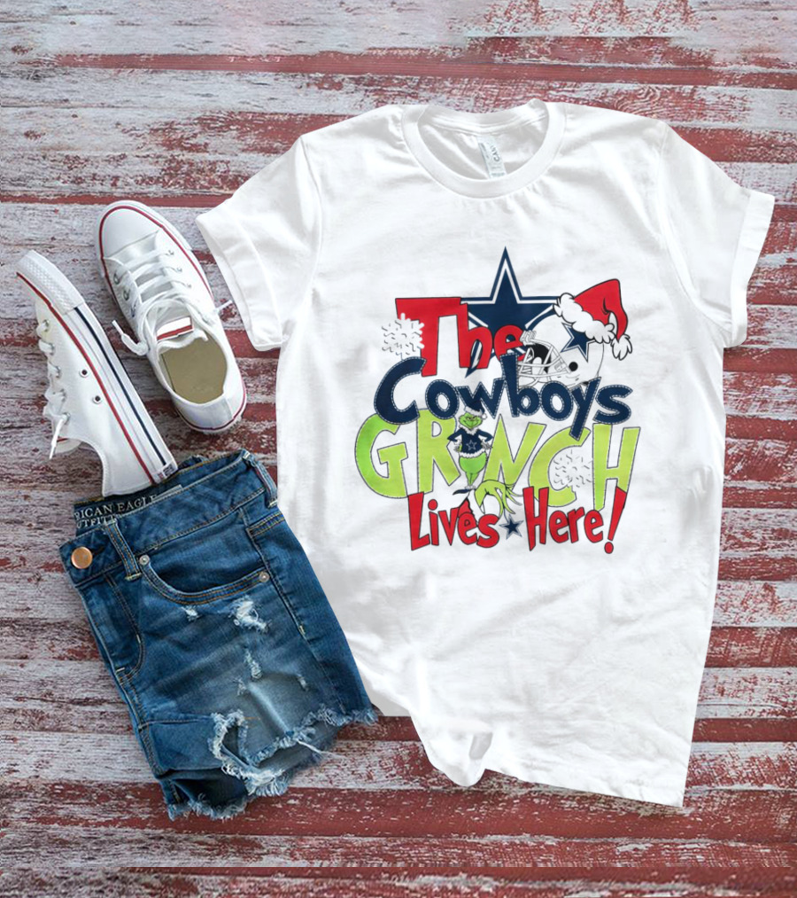 The Dallas Cowboys Grinch Lives Here Christmas T-Shirt