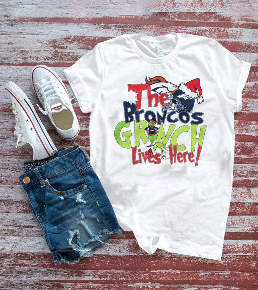 The Broncos Grinch Lives Here Christmas Denver Broncos Santa Hat Helmet T-Shirt