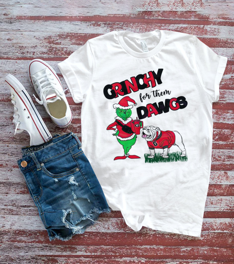 Grinchy For Them Dawgs Georgia Bulldogs Football Christmas Grinch Holding Drink And Bulldog Wearing Red T-Shirt