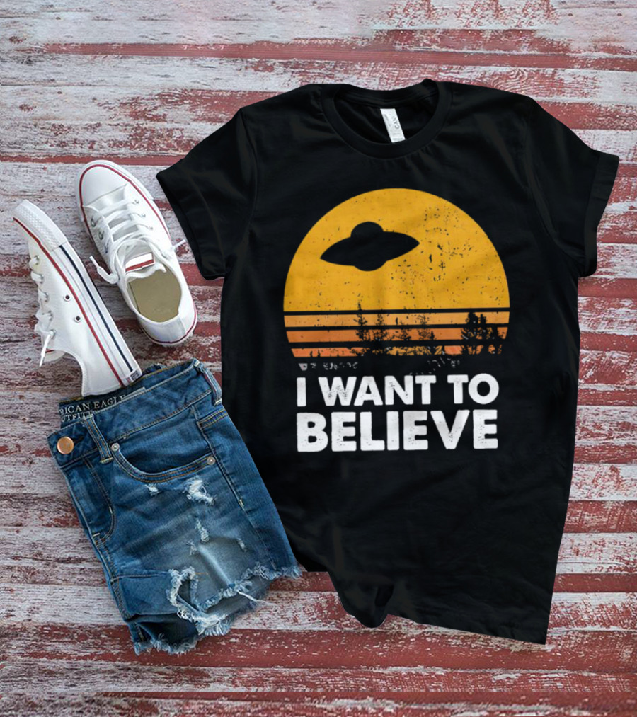 I Want To Believe Alien UFO Vintage Sunset T-Shirt