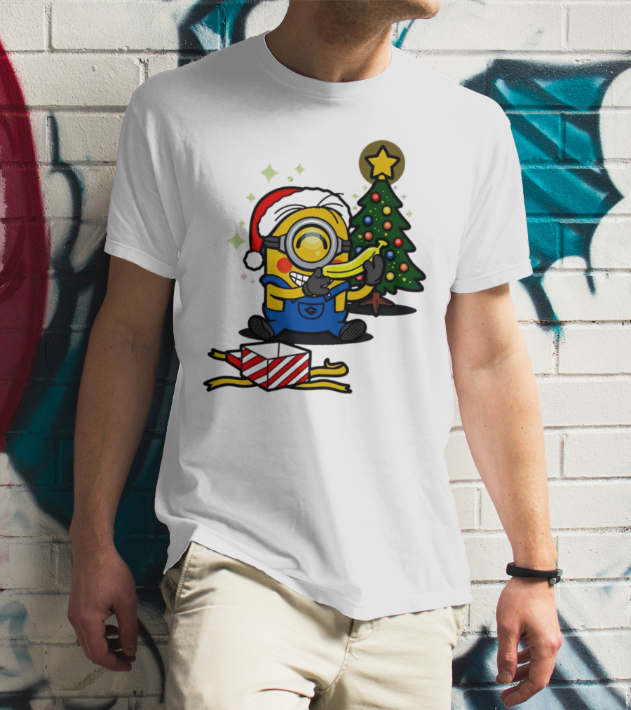 Minion Santa Hat With Banana Christmas Tree And Gift Box T-Shirt