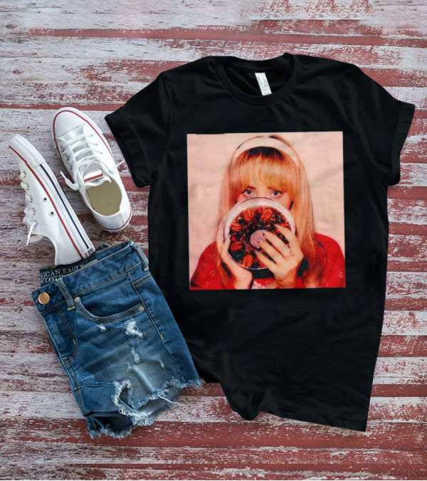 Sabrina Carpenter Holding Fruitcake With Pecans And Heart T-Shirt