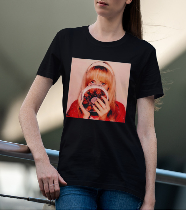 Sabrina Carpenter Holding Fruitcake With Pecans And Heart T-Shirt