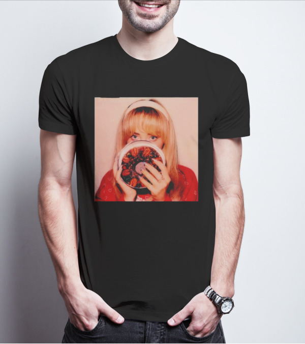Sabrina Carpenter Holding Fruitcake With Pecans And Heart T-Shirt