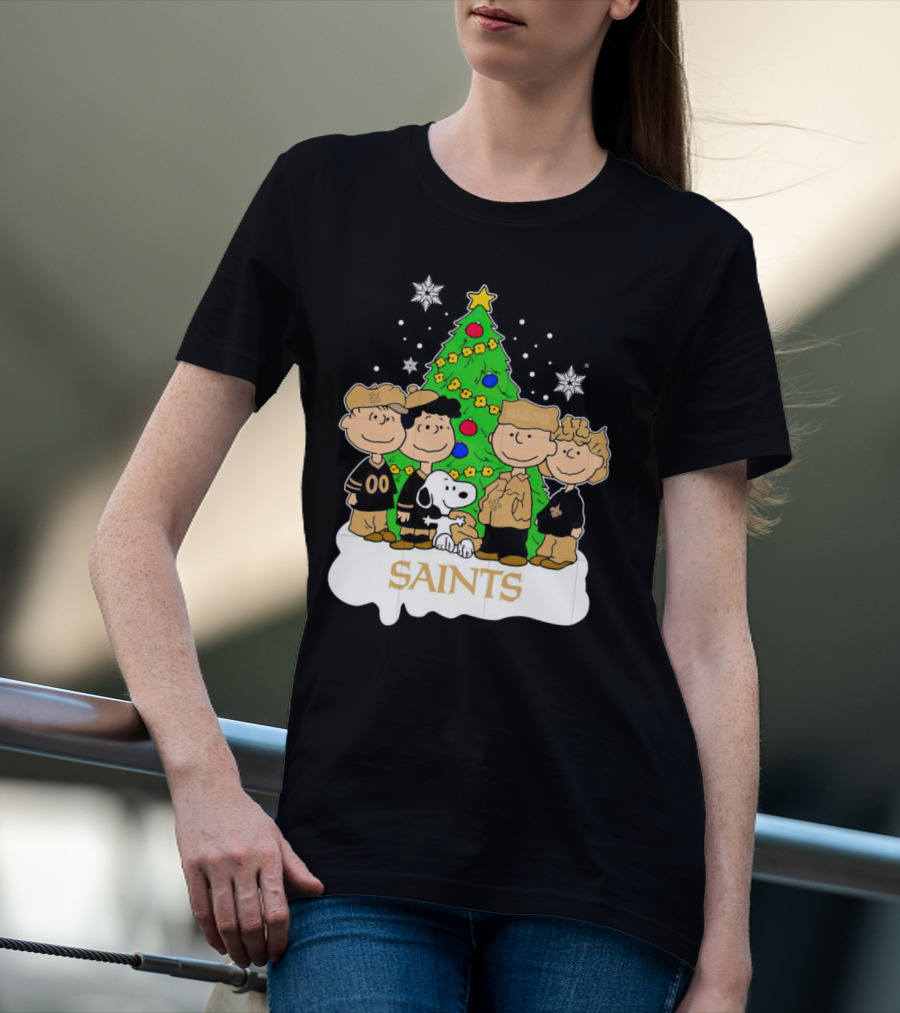 Peanuts Christmas New Orleans Saints Characters With Tree T-Shirt