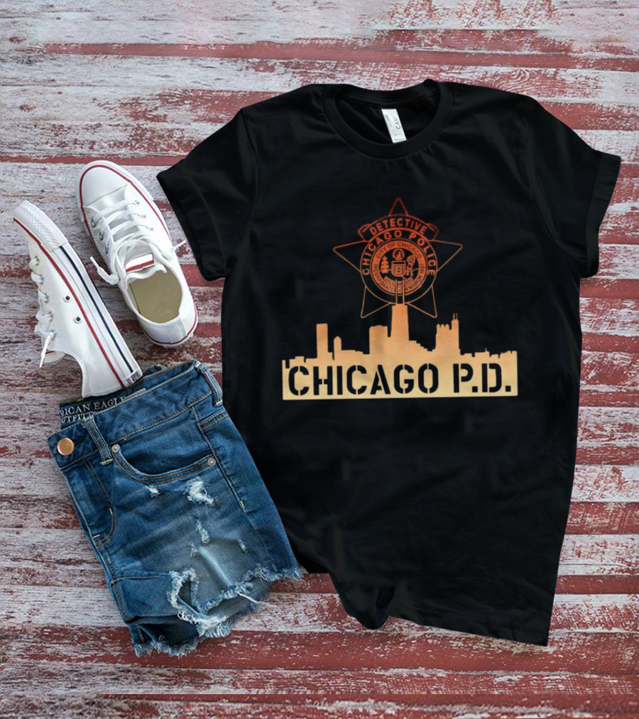 Chicago P.D. Detective Chicago Police Badge And City Skyline T-Shirt