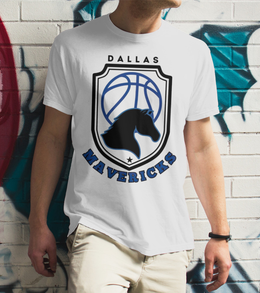 Dallas Mavericks Vintage NBA Basketball Logo Horse Emblem T-Shirt