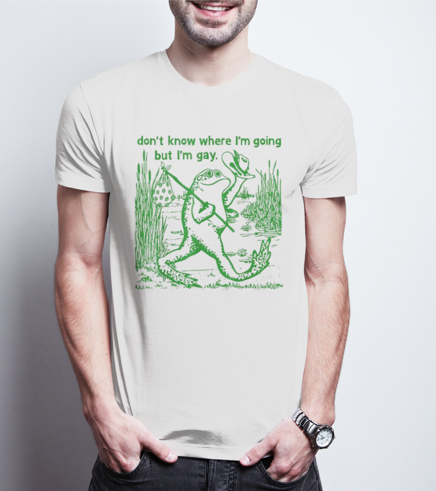 Don't Know Where I'm Going But I'm Gay Frog Carrying Bag And Hat In Nature Scene T-Shirt
