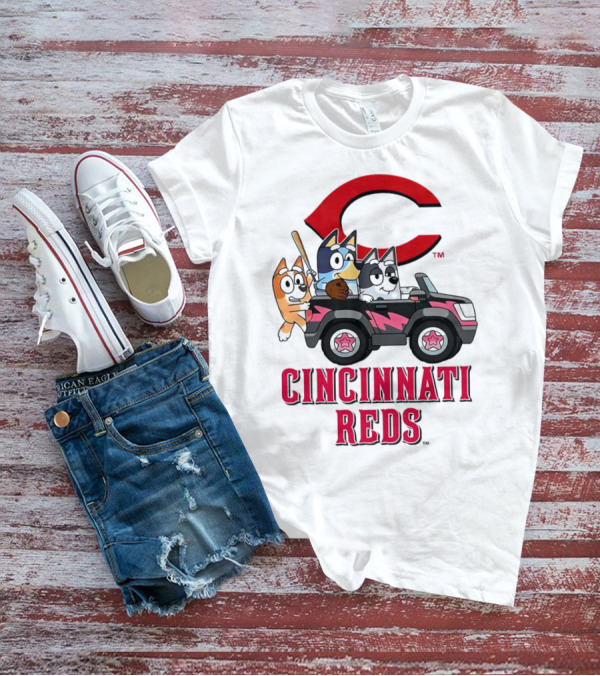 Cincinnati Reds Bandit Chilli Aunt Trixie Heeler Jeep T-Shirt