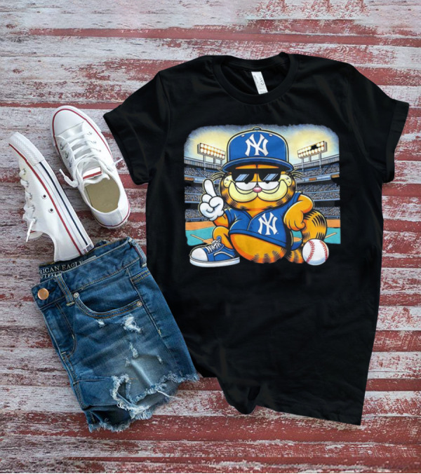 New York Yankees Baseball Garfield Cartoon Stadium Scene T-Shirt