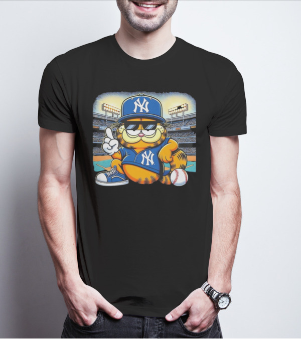 New York Yankees Baseball Garfield Cartoon Stadium Scene T-Shirt