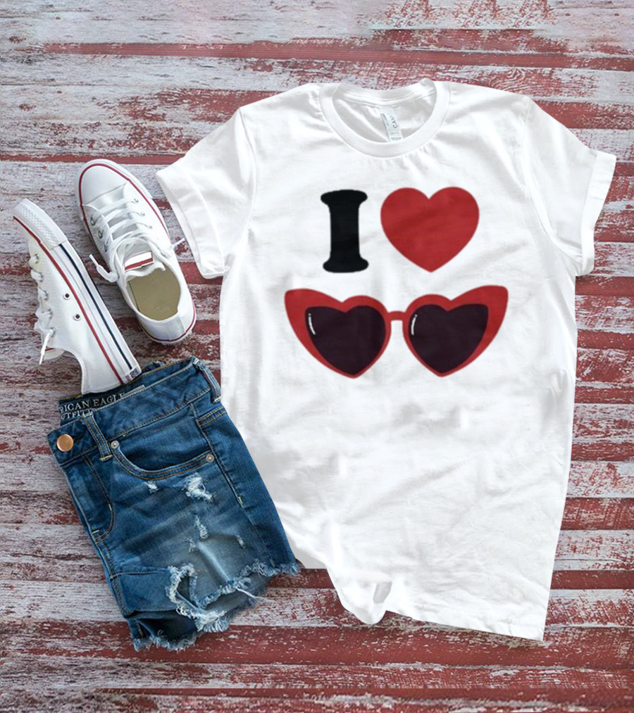 Chiara Oliver Camiseta I Love Chiara Heart Sunglasses T-Shirt