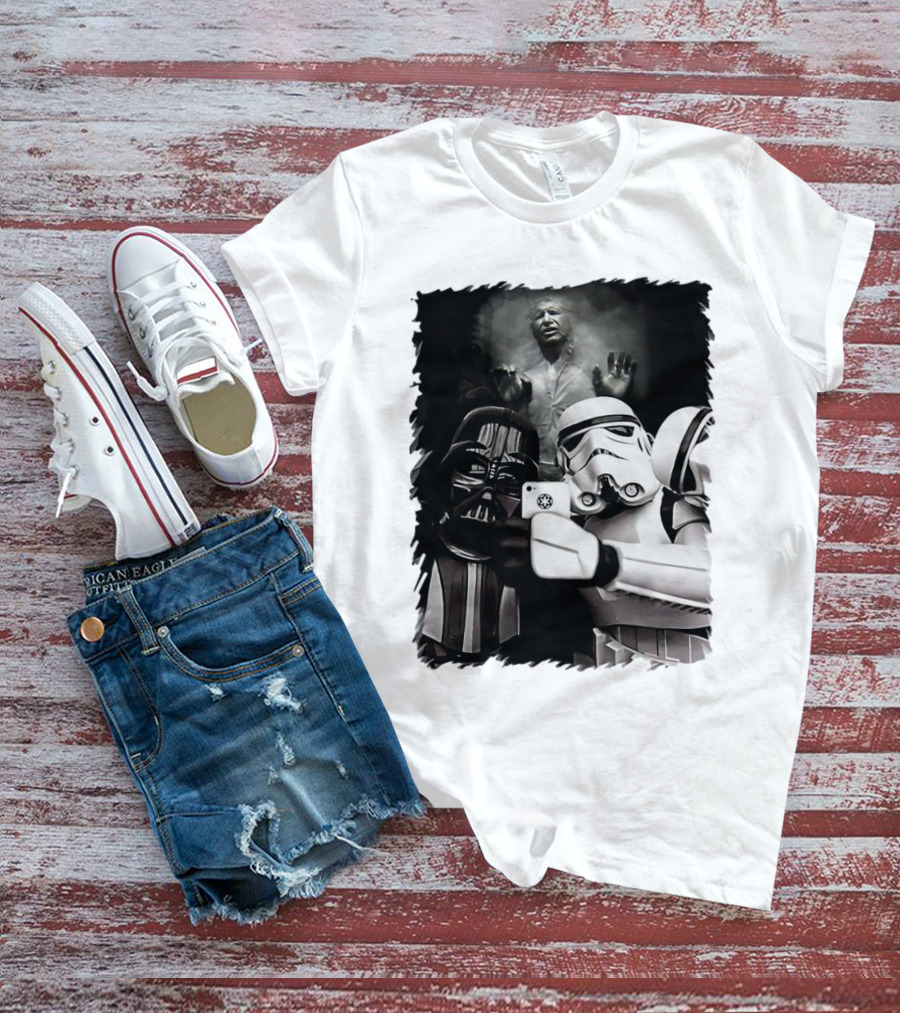 Star Wars Darth Vader And Stormtrooper Taking Selfie With Han Solo Frozen In Carbonite T-Shirt