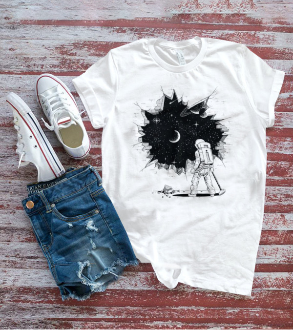 Breakthrough Astronaut Stargazing Through Cosmic Wall Hole T-Shirt