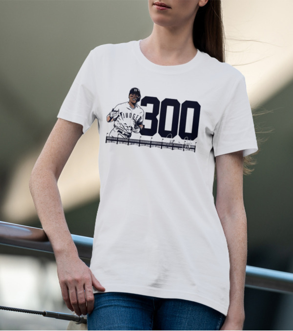 Aaron Judge 300 Career Home Runs Yankees Signature T-Shirt