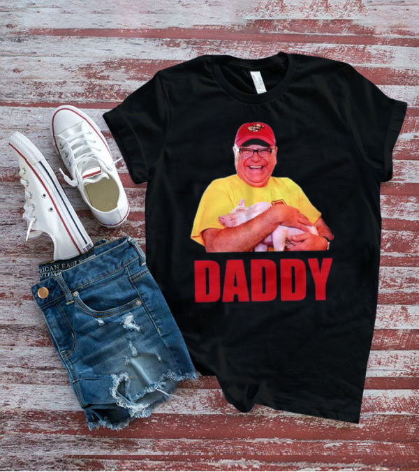DADDY Hugging Pig Tim Walz Cap T-Shirt