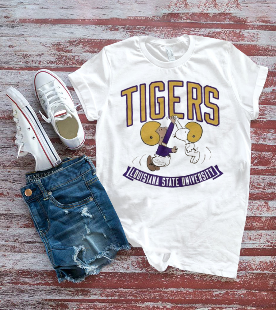 Charlie Brown And Snoopy High Five Louisiana State University Tigers T-Shirt