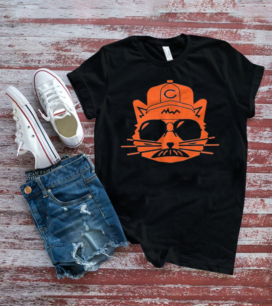 Gary Is A Super Fan Chicago Bears Cat With Sunglasses And Cap T-Shirt