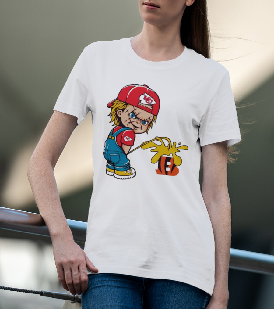 Kansas City Chiefs Chucky Pissing On Cincinnati Bengals T-Shirt