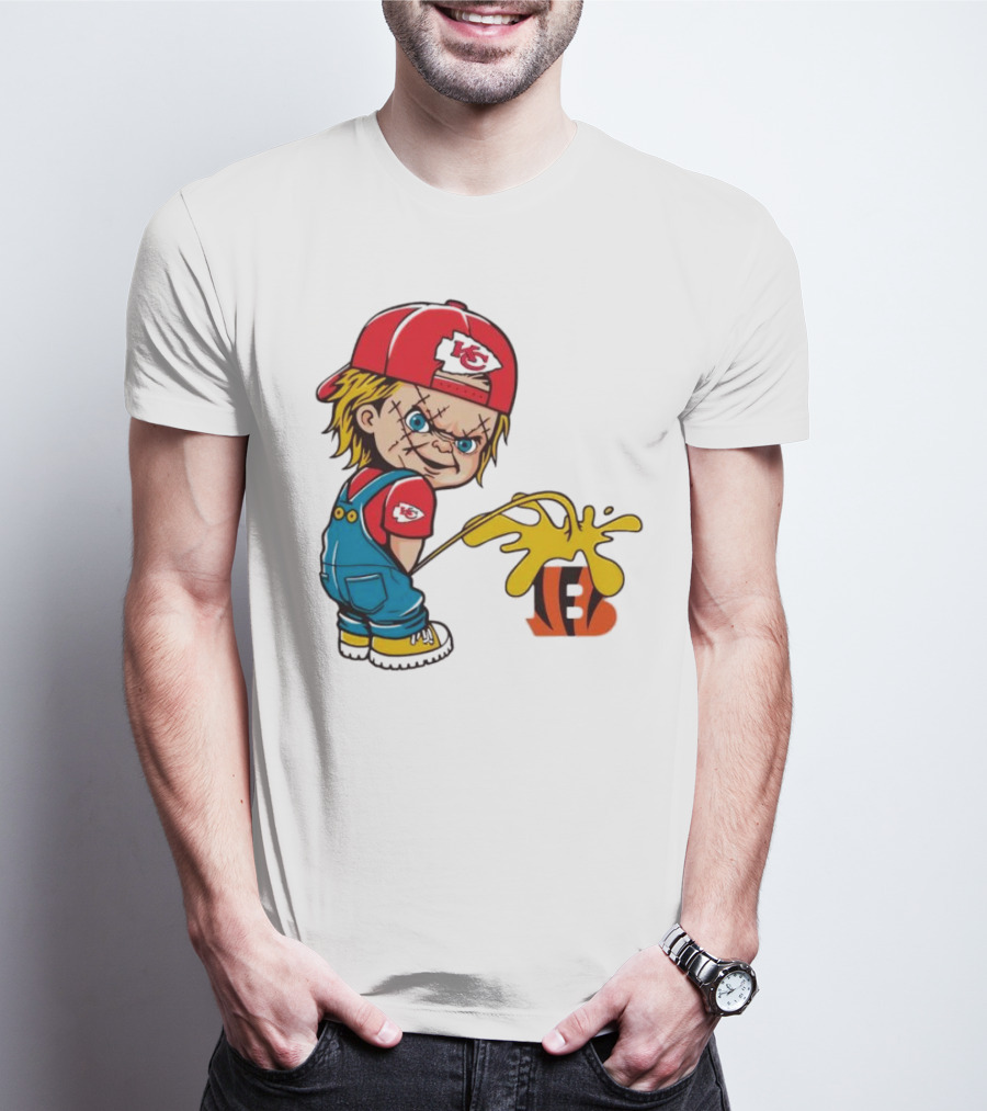 Kansas City Chiefs Chucky Pissing On Cincinnati Bengals T-Shirt