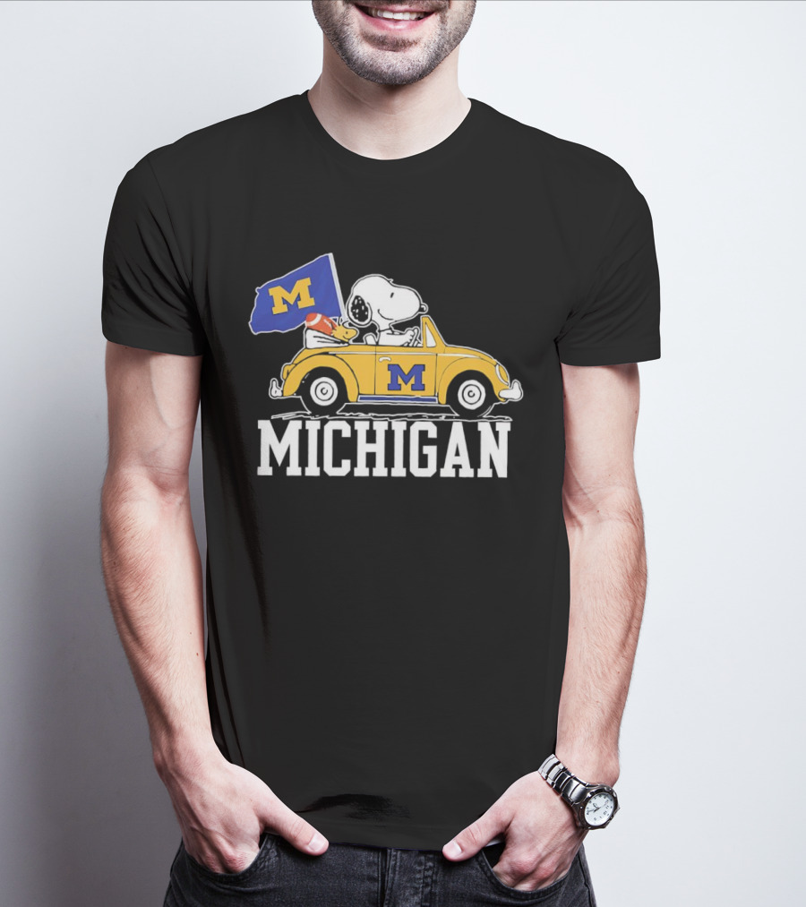 Snoopy And Woodstock Driving Car With Michigan Wolverines Flag T-Shirt