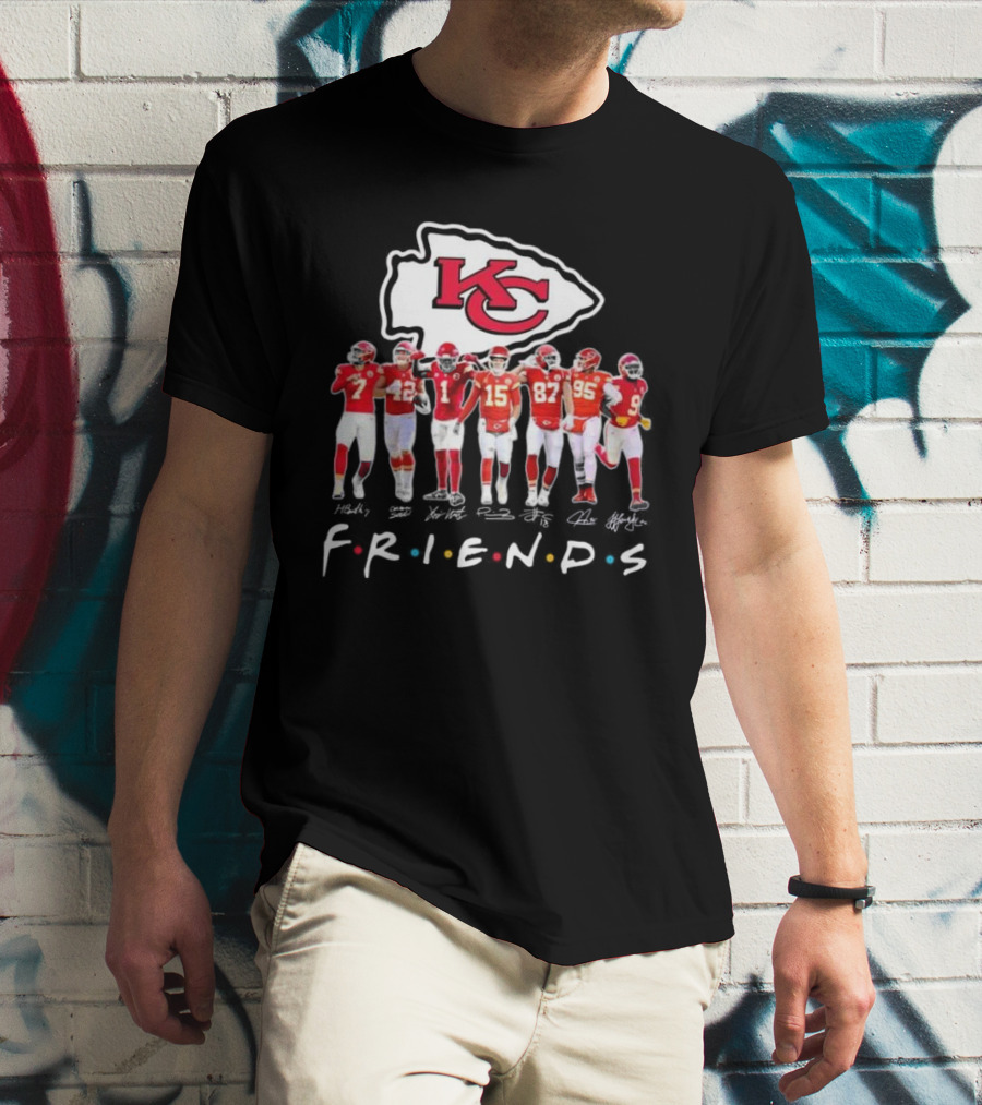 Kansas City Chiefs Friends Signatures Football Team T-Shirt