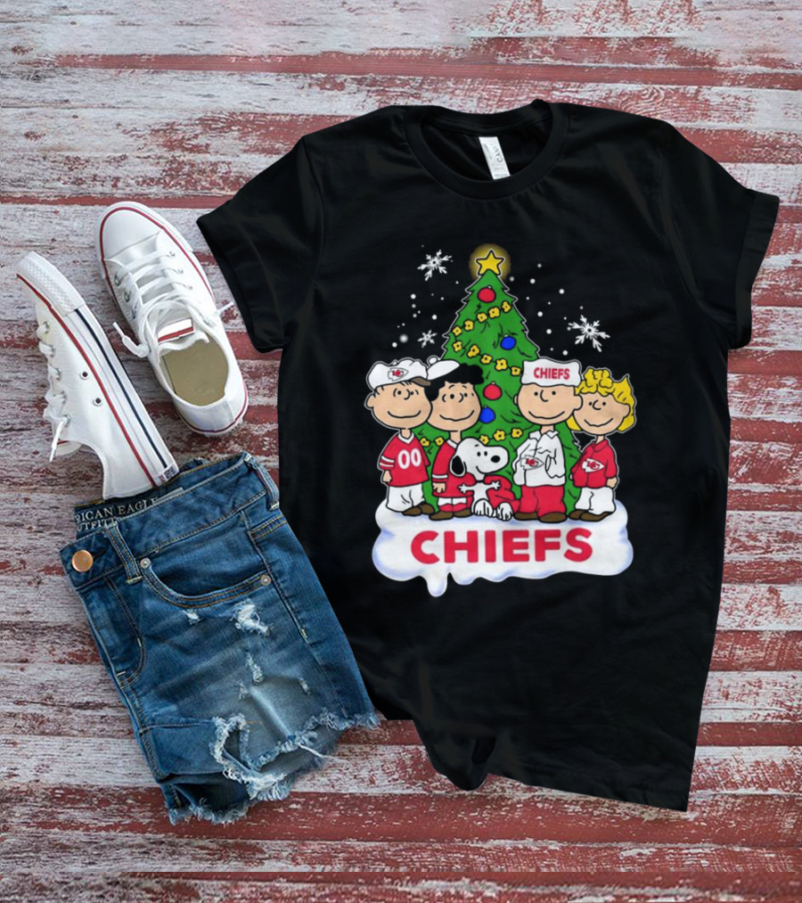 Kansas City Chiefs Snoopy Peanuts Christmas Chiefs Holiday T-Shirt