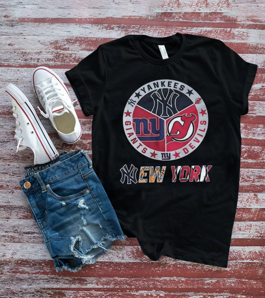 New York Yankees Giants Devils Circle Yankees NY Giants Devils T-Shirt