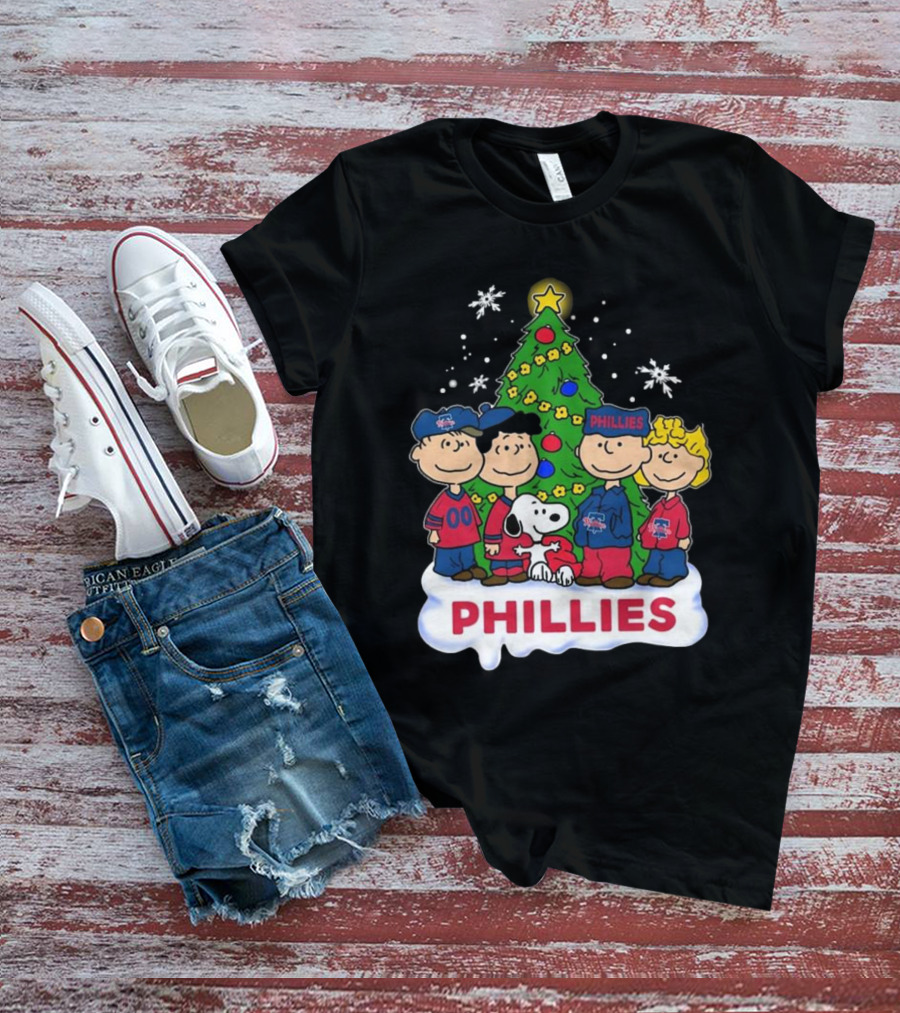 Philadelphia Phillies Snoopy Peanuts Christmas Tree T-Shirt
