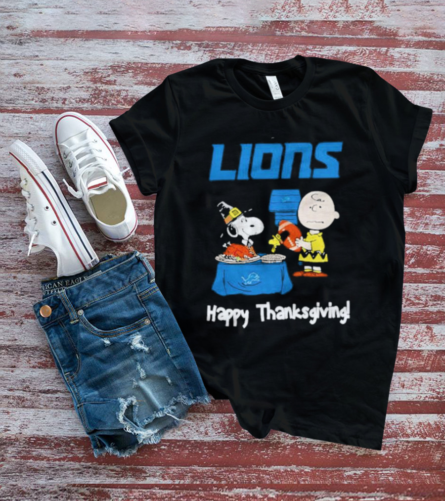Lions Peanuts Charlie Brown Snoopy Happy Thanksgiving Football Feast T-Shirt
