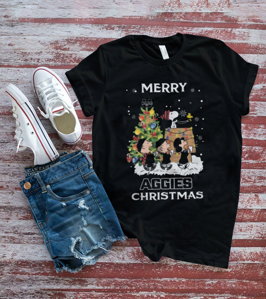 Merry Christmas Utah State Aggies Snoopy And Friends T-Shirt
