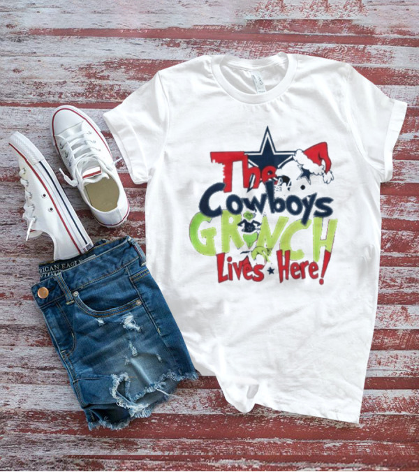 The Cowboys Grinch Lives Here Santa Hat Christmas T-Shirt