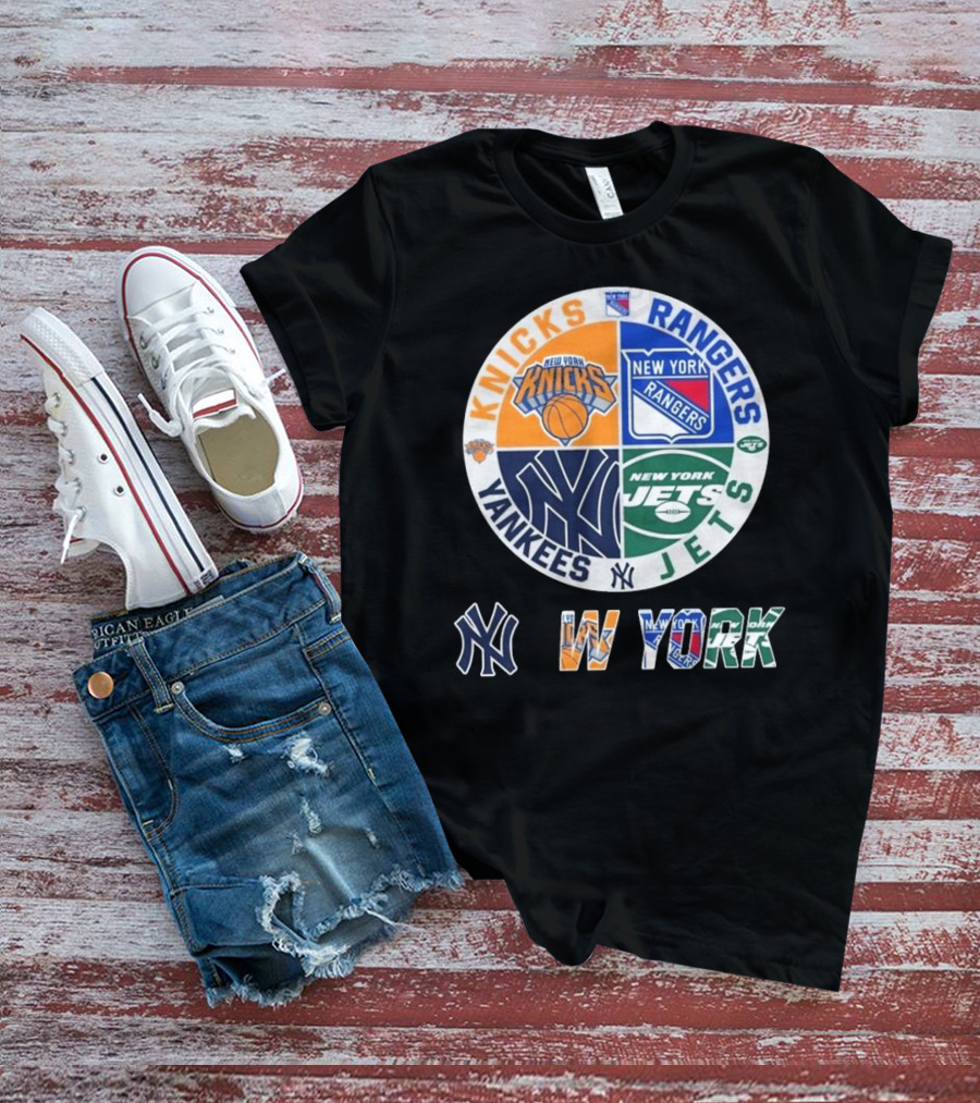 Knicks Rangers Yankees Jets New York Sports Circle T-Shirt
