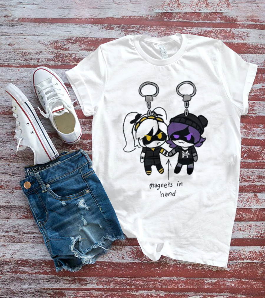 Juzi Chibi Keychain Magnets In Hand T-Shirt