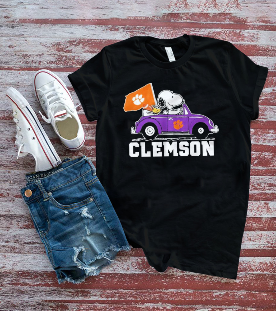 Peanuts Snoopy Woodstock Driving Purple Car With Clemson Tigers Flag CFP T-Shirt