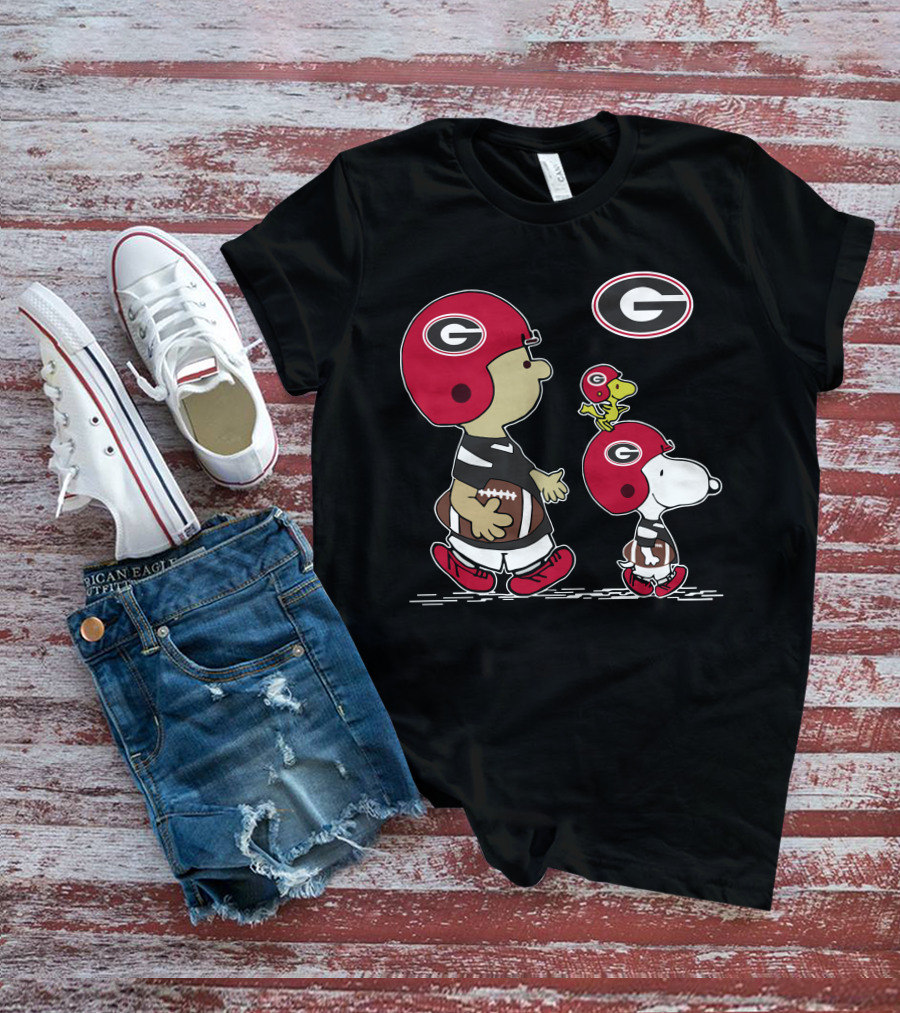 Georgia Bulldogs Snoopy Football Peanuts Cartoon T-Shirt
