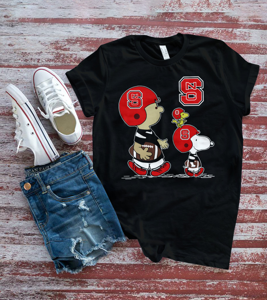 NC State Wolfpack Snoopy Football Helmet Peanuts Characters T-Shirt
