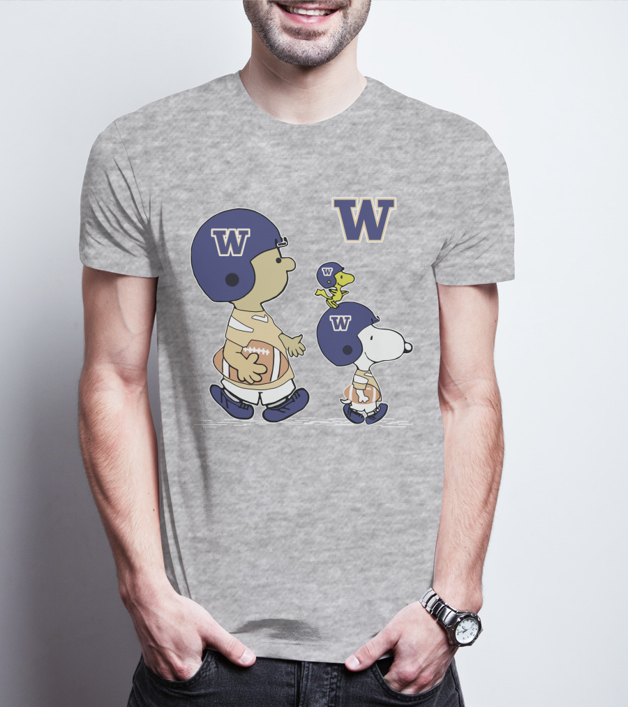 Washington Huskies Peanuts Snoopy Football Team T-Shirt