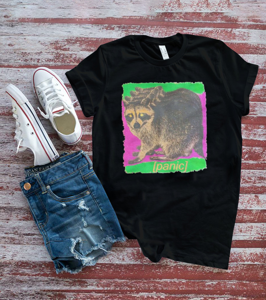 Raccoon [panic] Colorful Retro T-Shirt
