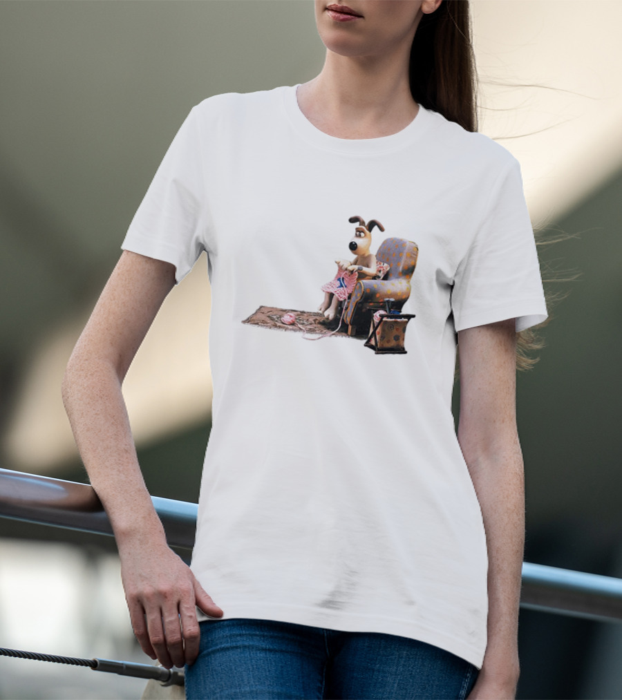 Wallace And Gromit Gromit Knitting In Armchair With Yarn Basket T-Shirt