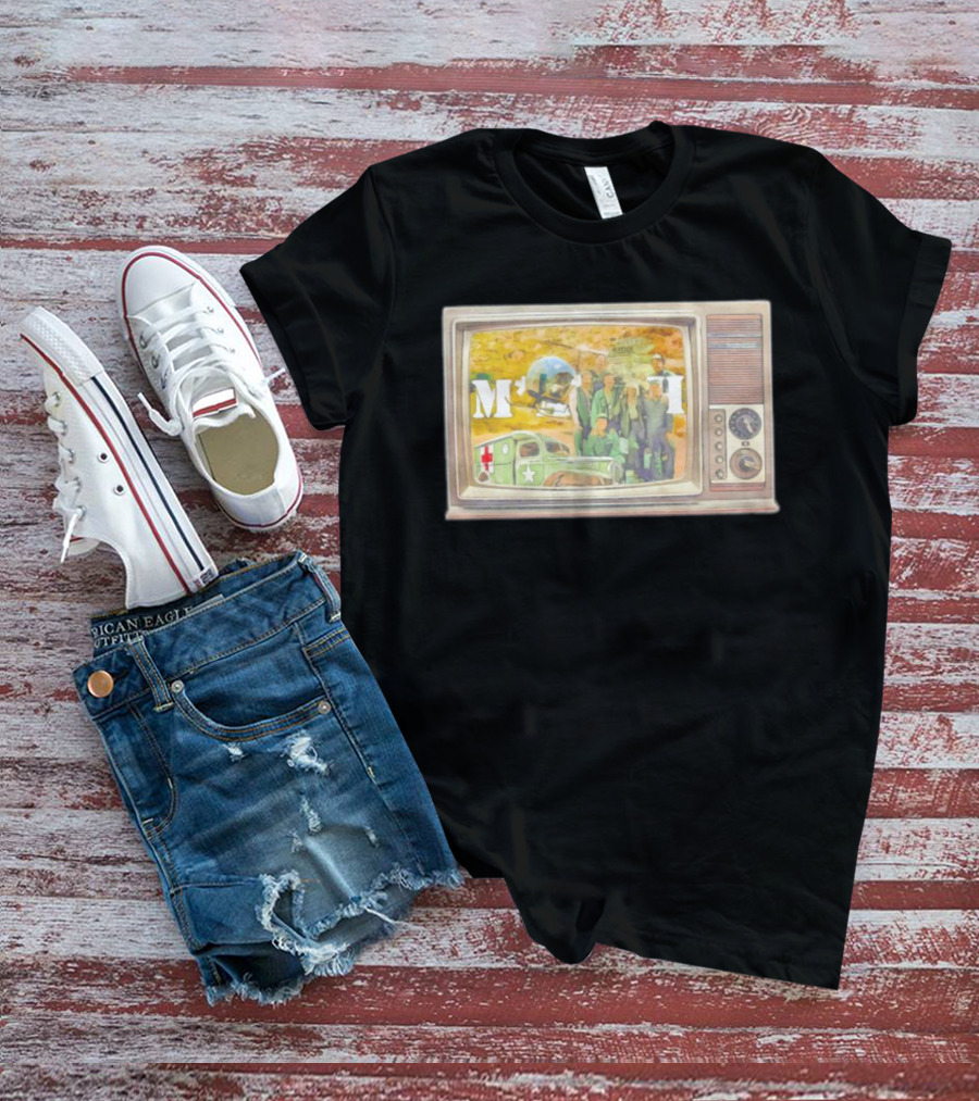 M*A*S*H 4077th Vintage TV Scene T-Shirt