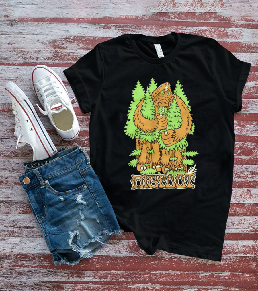 Bigfoot Hug Tree Forest Creature Retro T-Shirt