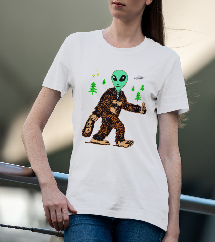 Alien Bigfoot Encounter Forest UFO Adventure T-Shirt