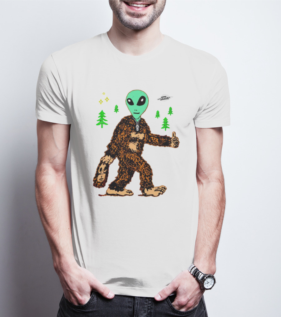 Alien Bigfoot Encounter Forest UFO Adventure T-Shirt