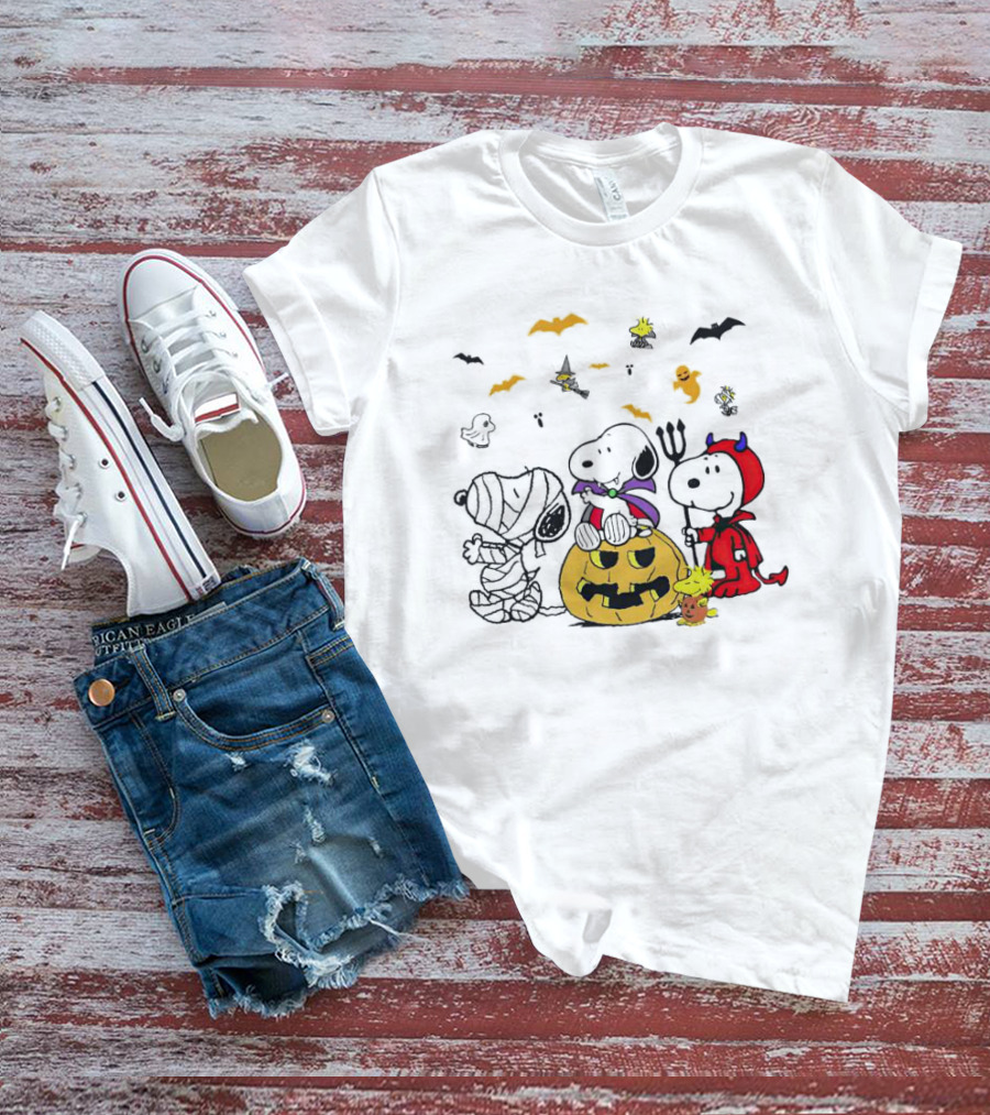 Halloween Snoopy Trick Or Treat With Pumpkin And Ghosts T-Shirt