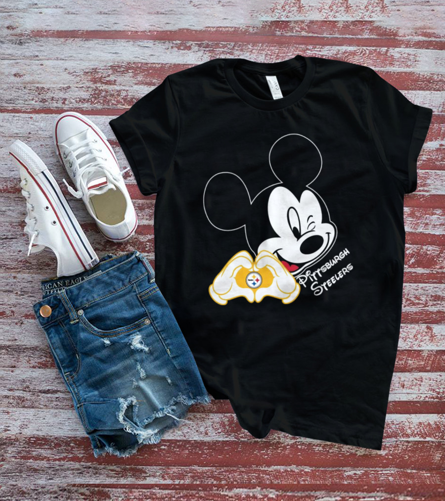 Mickey Mouse Heart Hands Pittsburgh Steelers T-Shirt