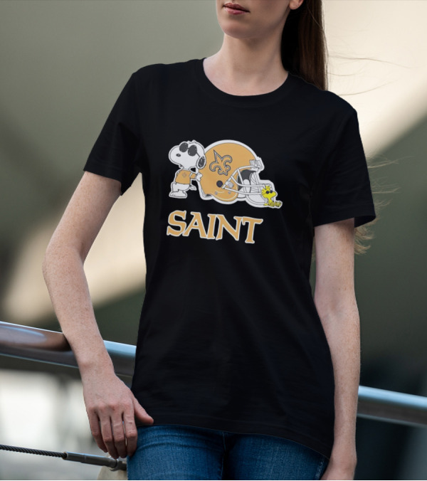 Snoopy Woodstock New Orleans Saints Helmet NFL Saint T-Shirt