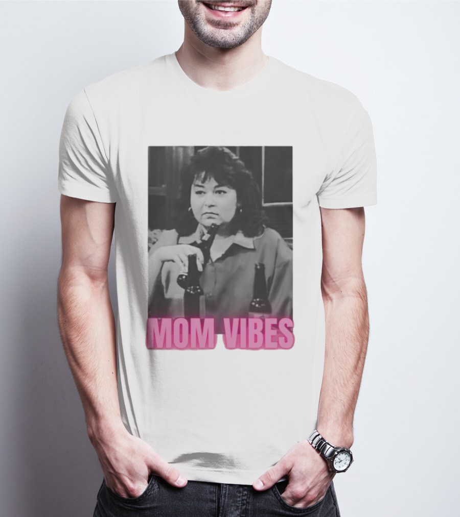Mom Vibes Retro Style Black And White Image T-Shirt