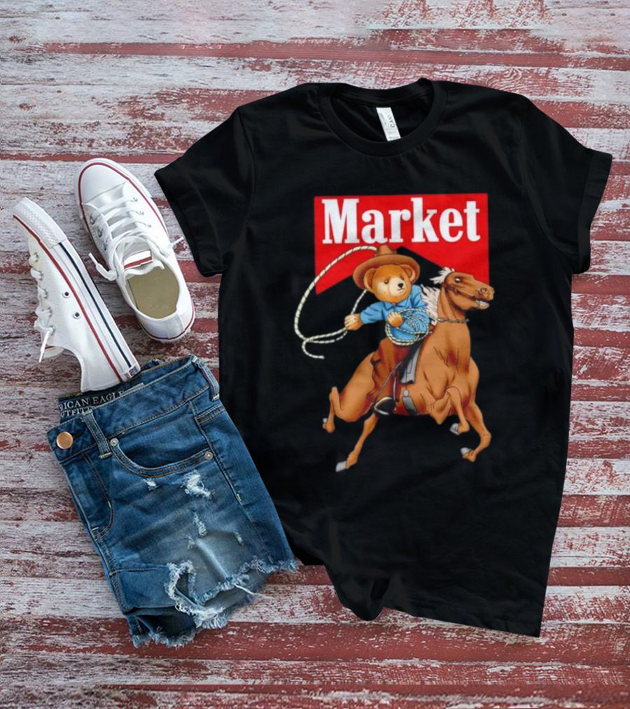 Market Riding Cowboy Bearบน 马 T-Shirt