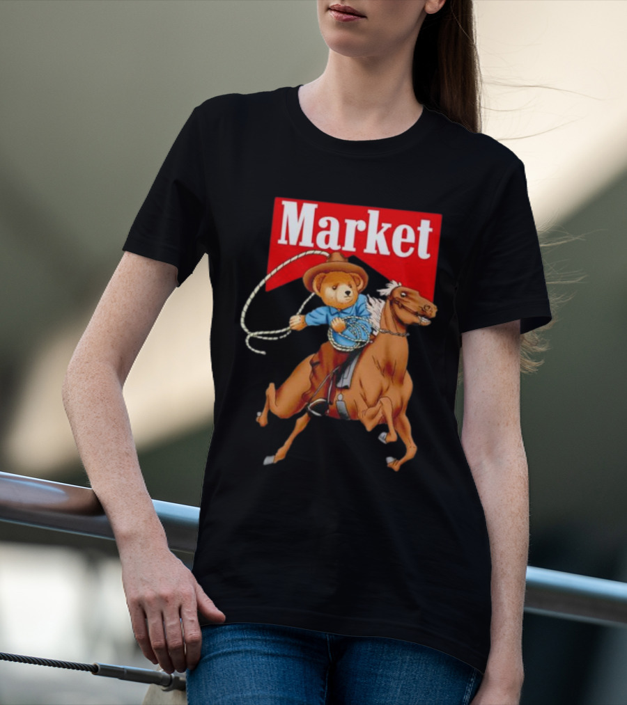 Market Riding Cowboy Bearบน 马 T-Shirt